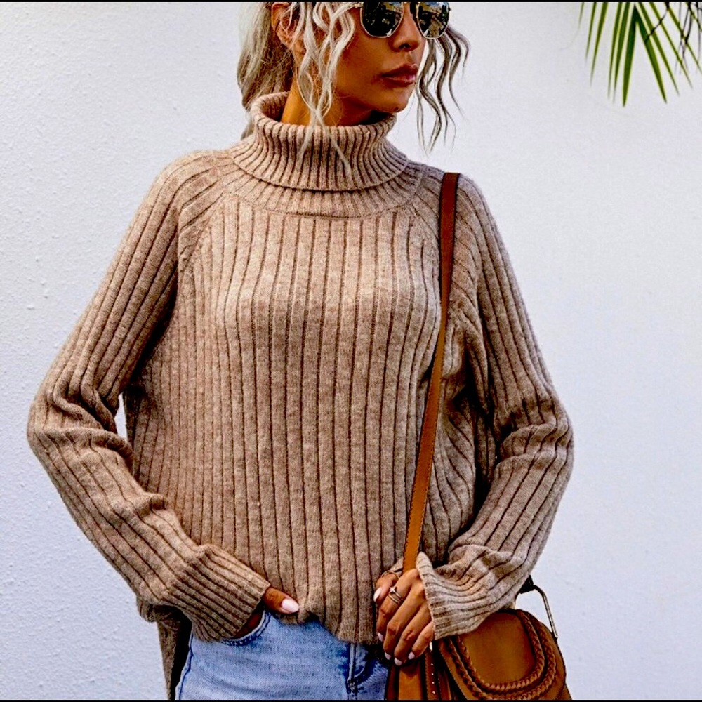 KHAKI TURTLENECK SWEATER